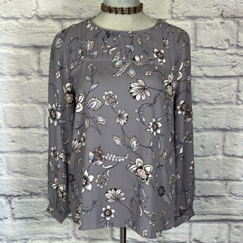 LOFT Lavender and White Floral Blouse - Picture 2 of 8